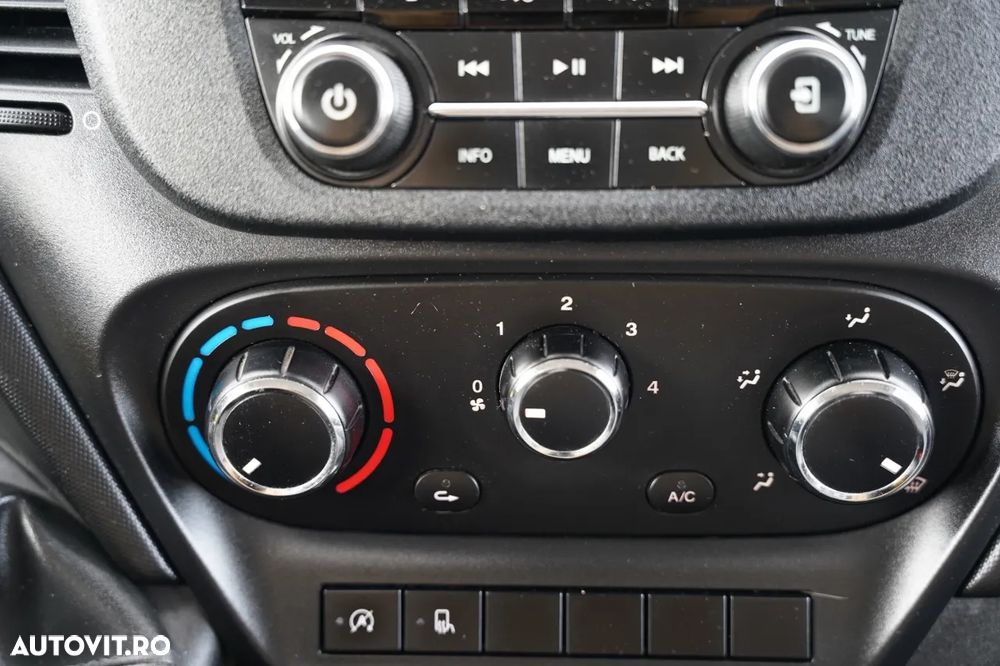 Iveco DAILY 35-120 / BASCULABILĂ - 2,8 M / BASCULARE SPATE / ROȚI DUBLE PE SPATE / MANUALĂ / IMPORT / - 34