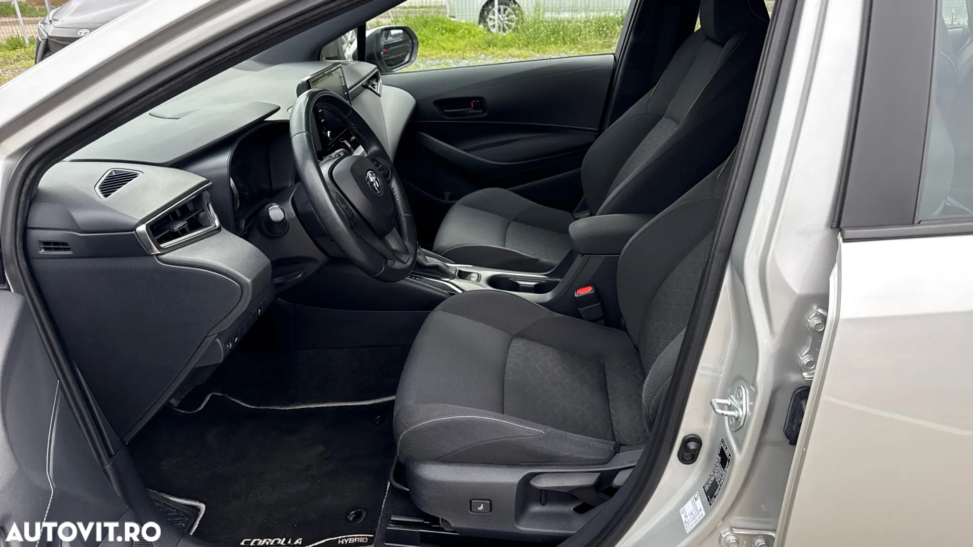 Toyota Corolla TS 1.8 HSD Business - 16