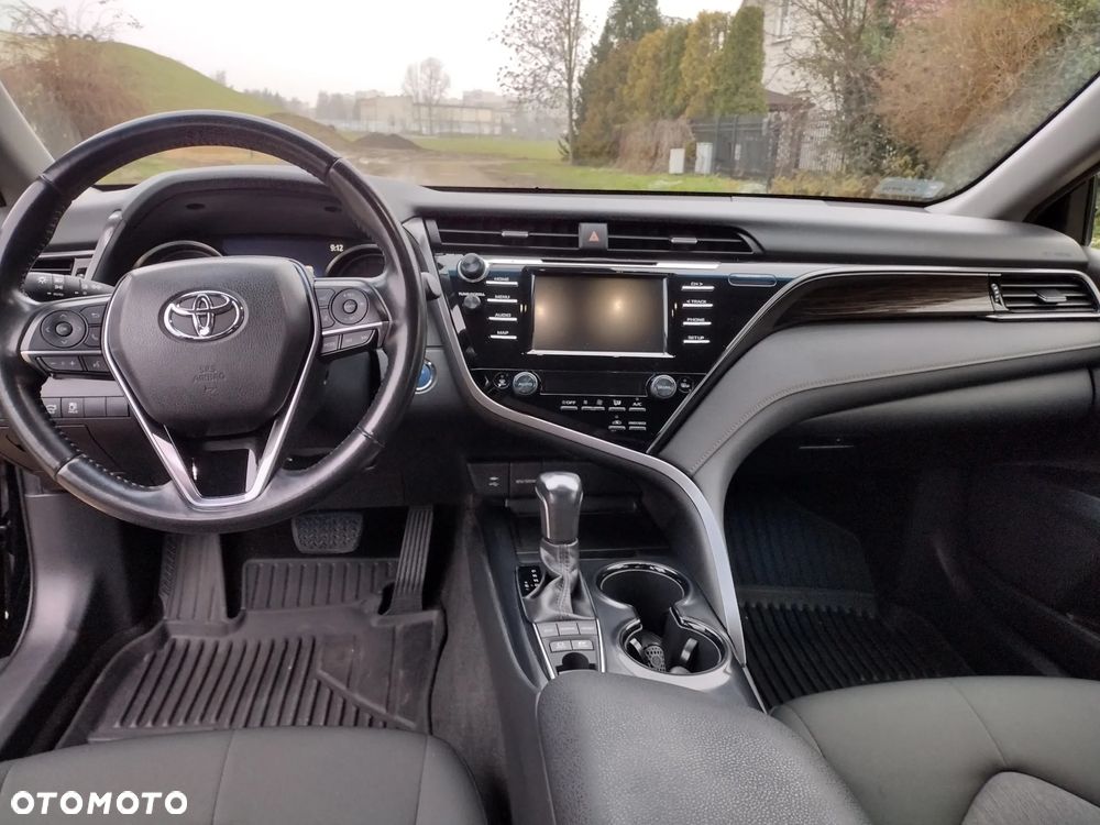 Toyota Camry 2.5 Hybrid Comfort CVT - 23