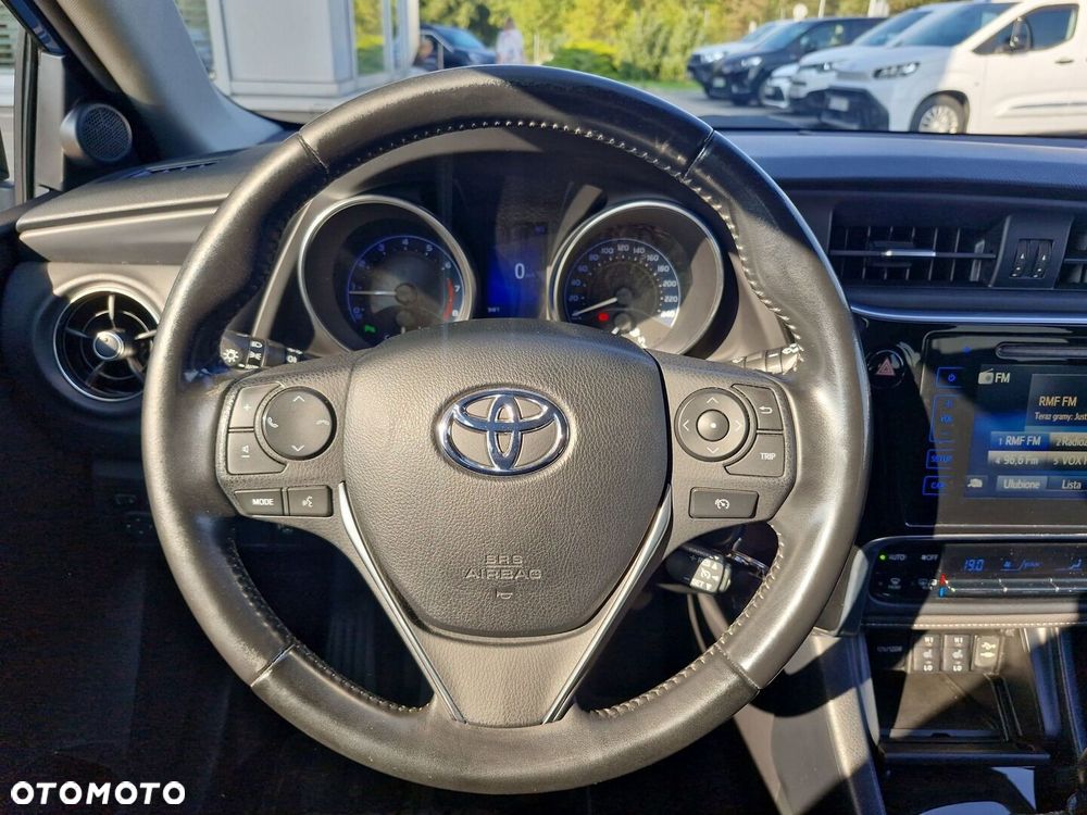 Toyota Auris 1.6 Premium Comfort - 13