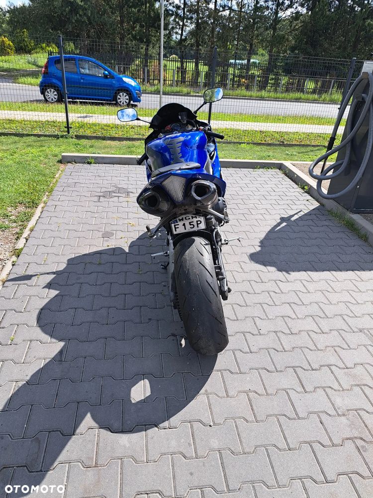 Yamaha R1 - 5