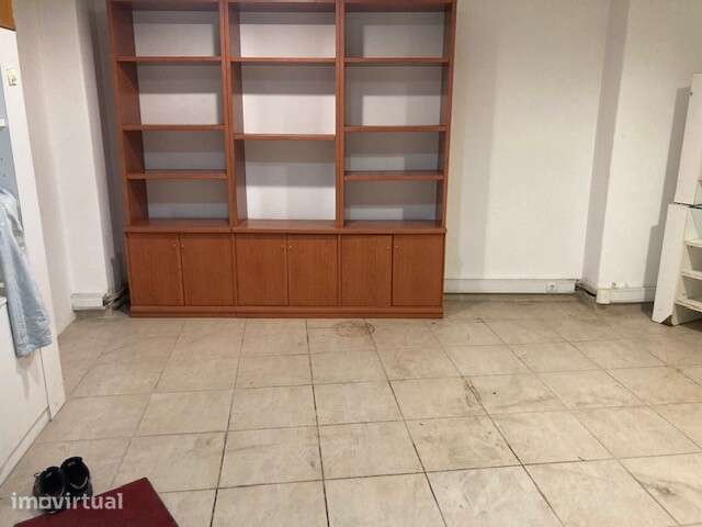 Armazém para arrendar em Carnaxide - Oeiras - Grande imagem: 4/9