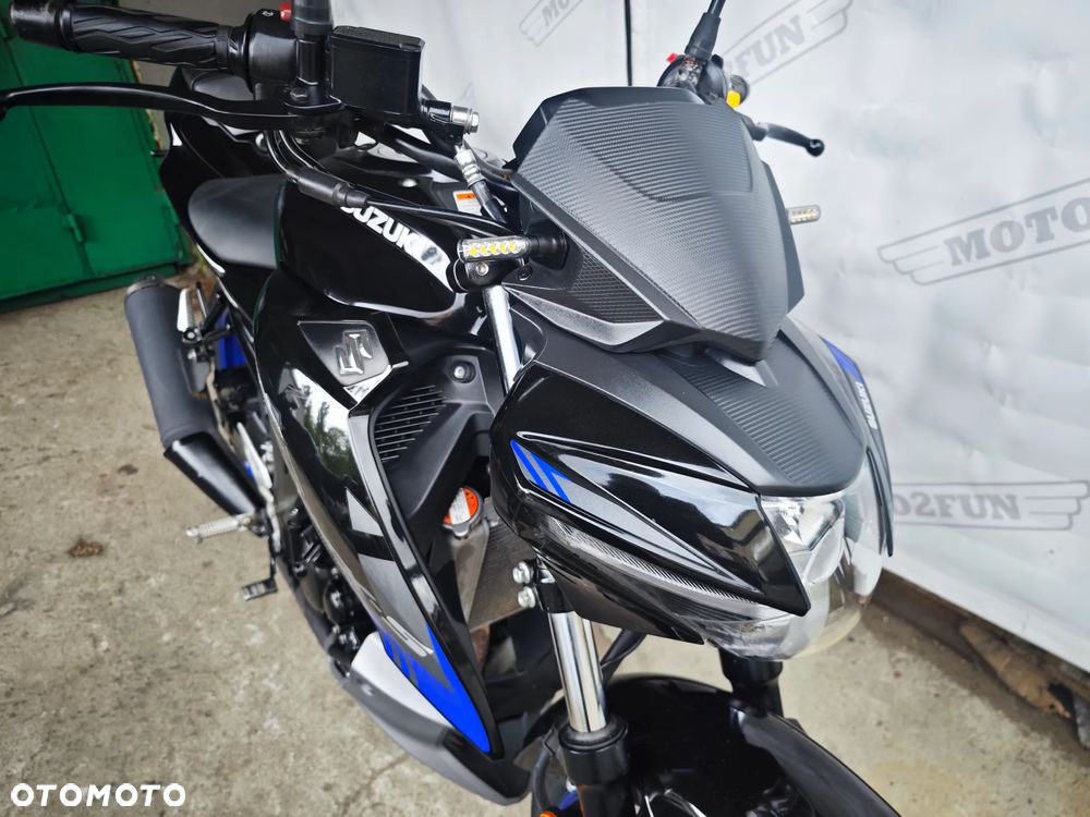 Suzuki GSX - 9