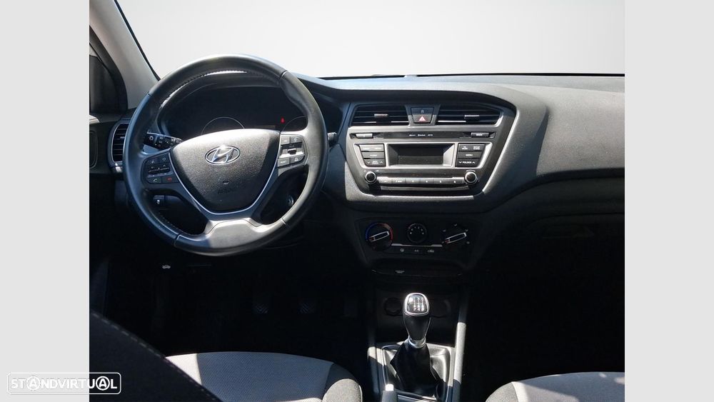Hyundai i20 1.1 CRDi Comfort+Pack Look+JLL16 - 10