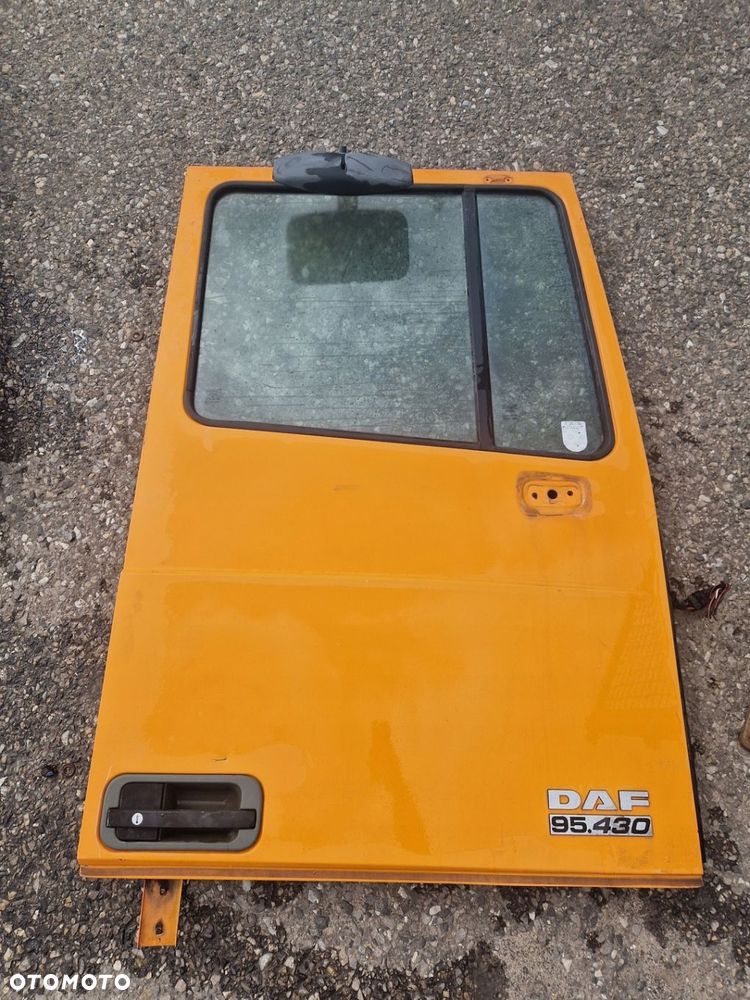 Drzwi Prawe DAF XF 95 Euro 2 / 3 z szybą 95.430 95.480 95.380 Door RIGHT