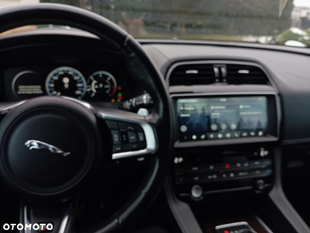 Jaguar F-Pace 30d AWD 300 Sport - 6