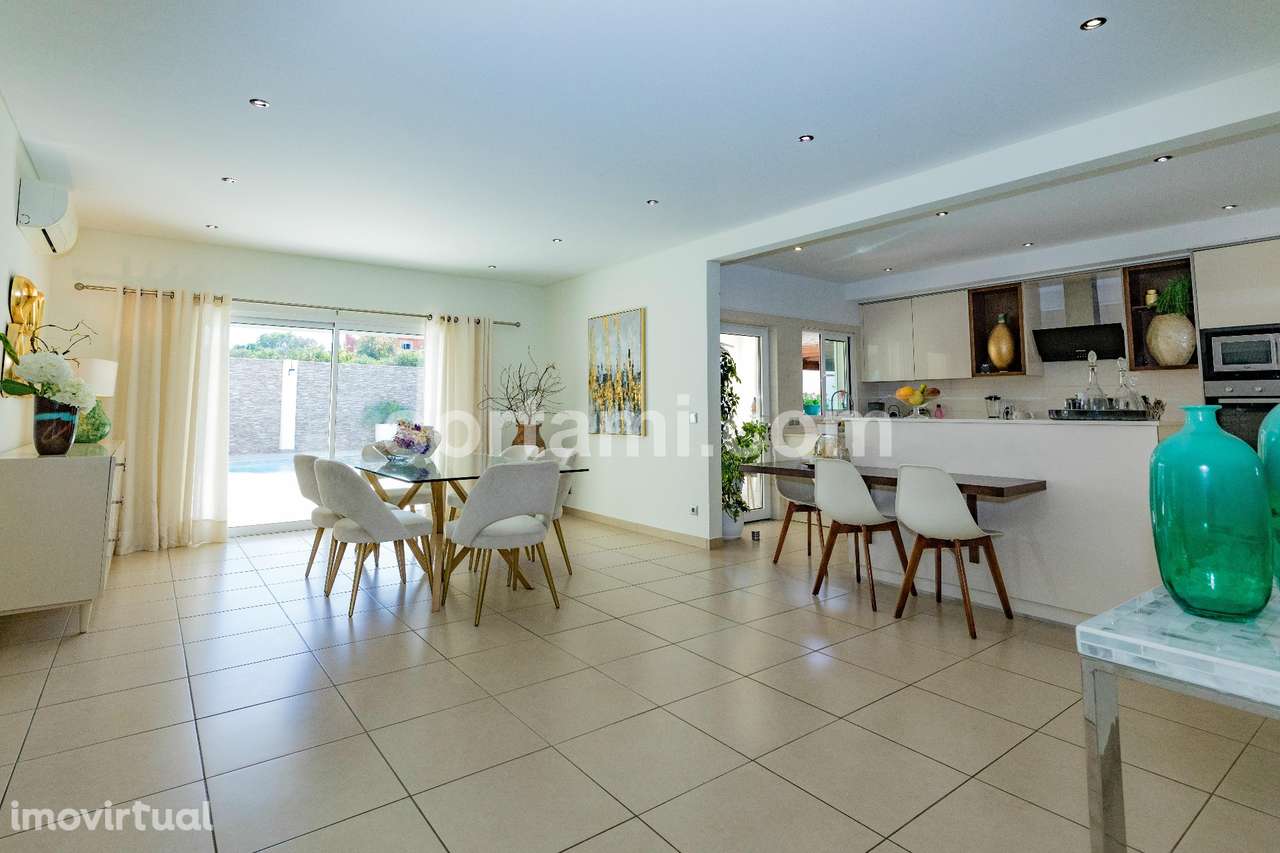 Moradia Isolada T4+1 Venda em Quarteira,Loulé - Grande imagem: 5/36