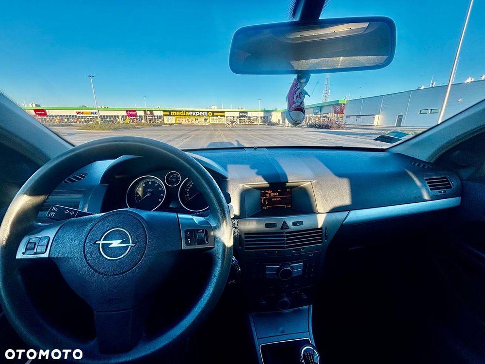Opel Astra 1.6 Enjoy - 10