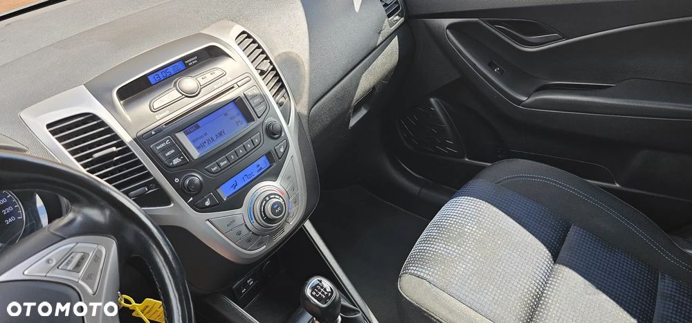 Hyundai ix20 1.4 blue Comfort - 24