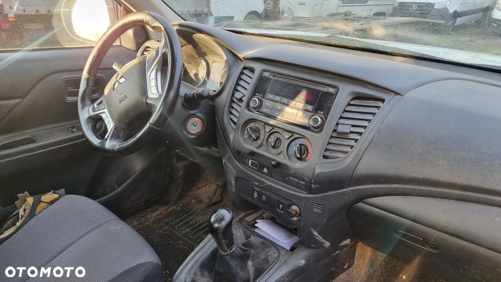 Mitsubishi L200 - 19