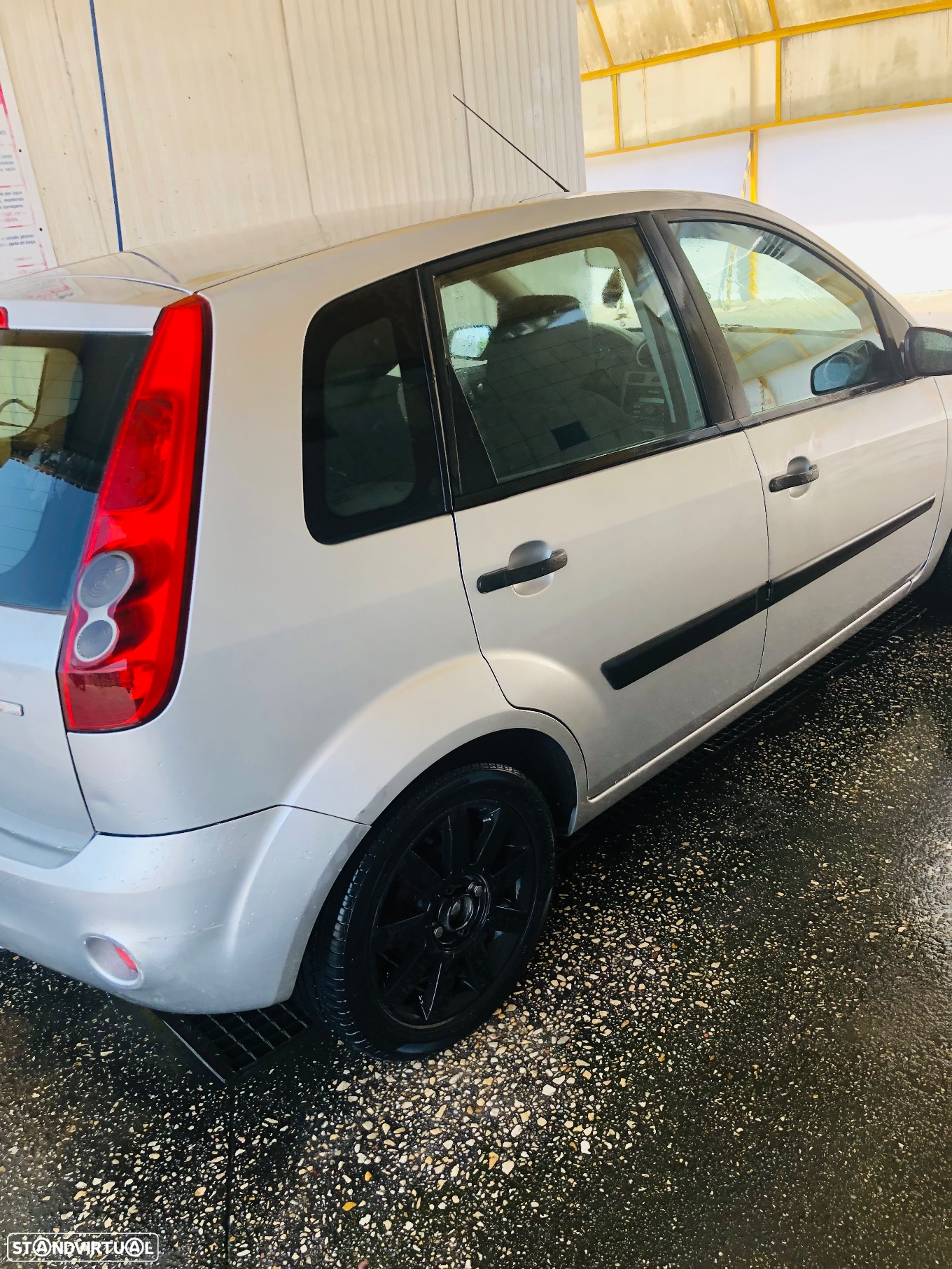 Ford Fiesta 1.4 TDCi Ambiente - 4