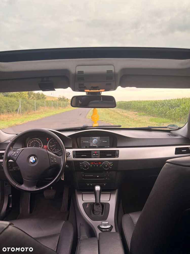 BMW Seria 3 325i - 12