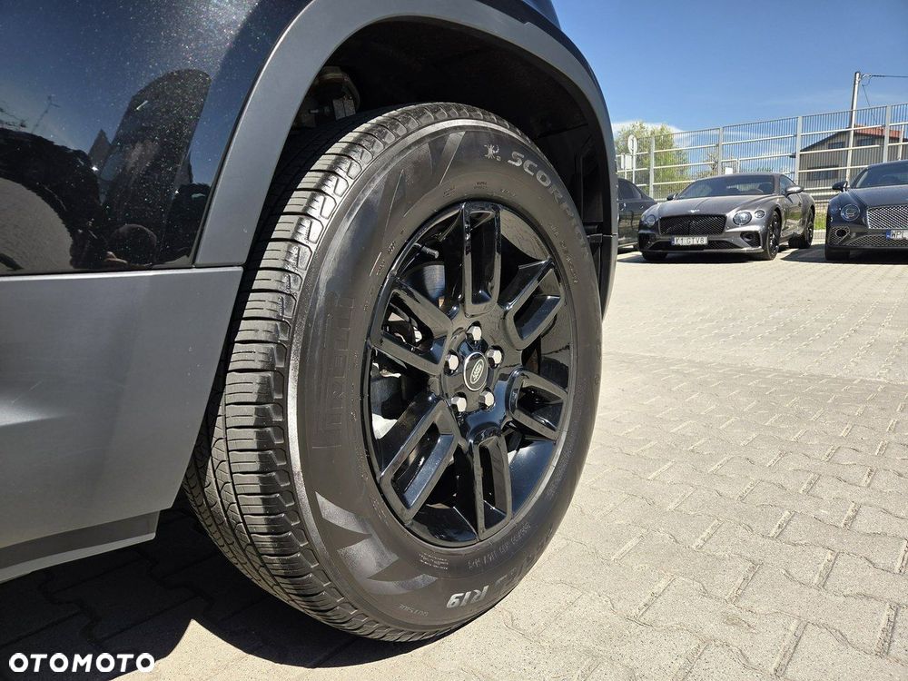 Land Rover Defender - 9