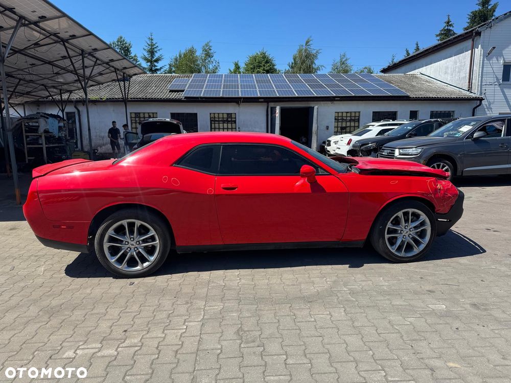 Dodge Challenger - 8
