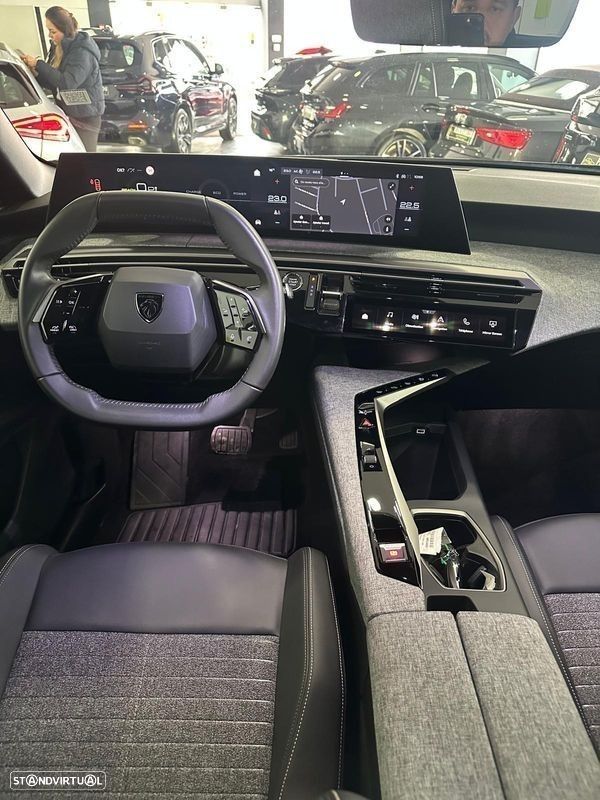 Peugeot E-3008 - 9
