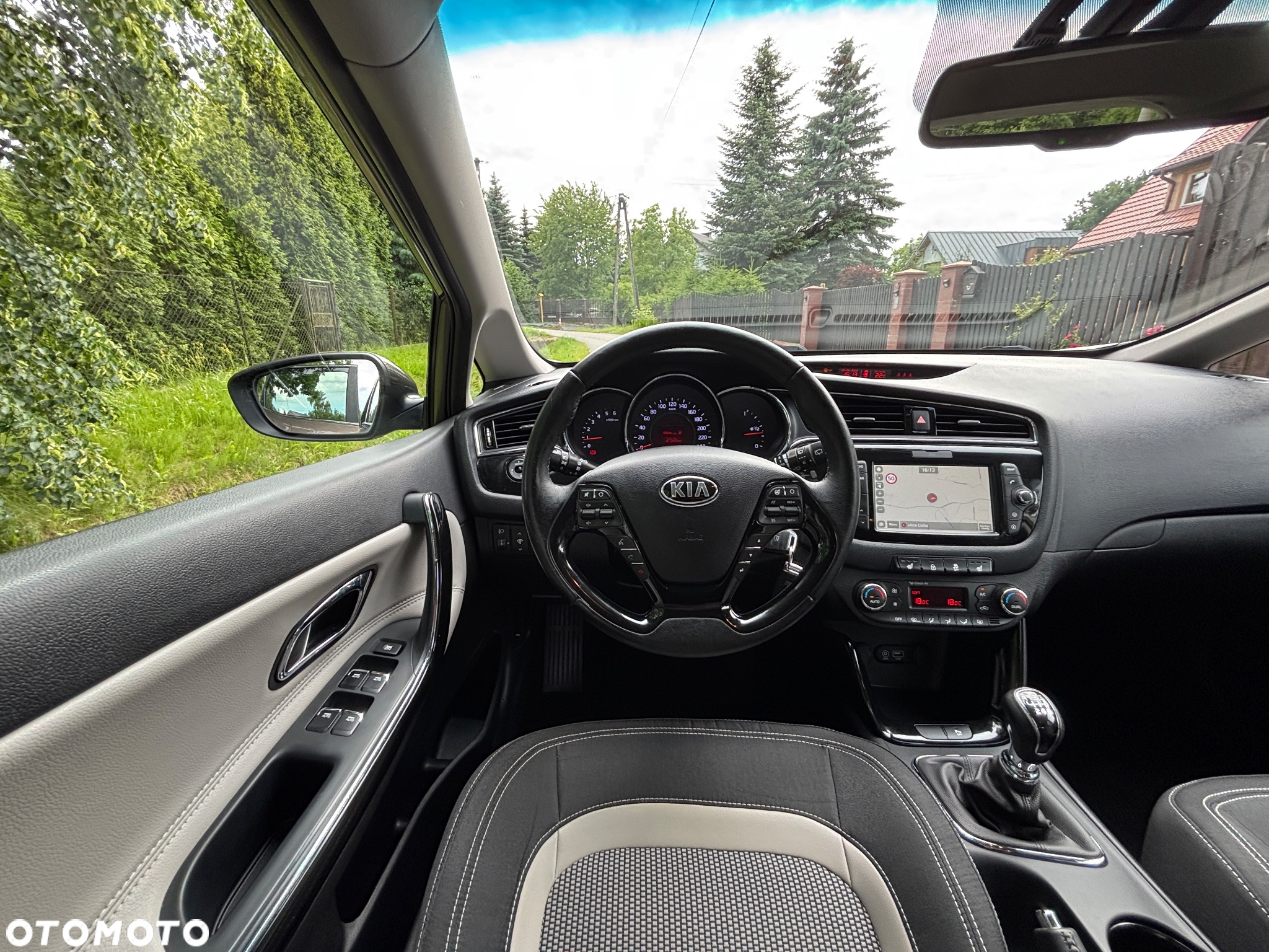 Kia Ceed - 13