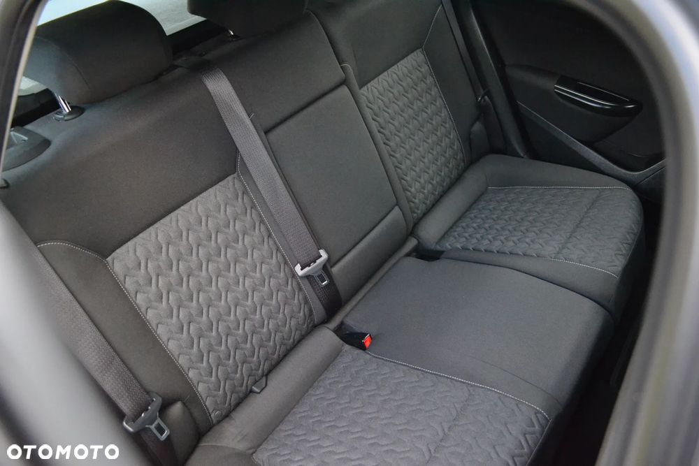 Opel Astra 1.4 T Cosmo EU6 - 25