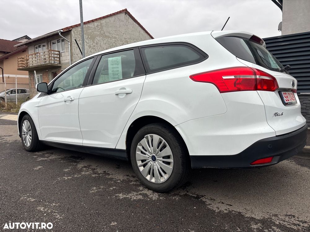 Ford Focus - 10