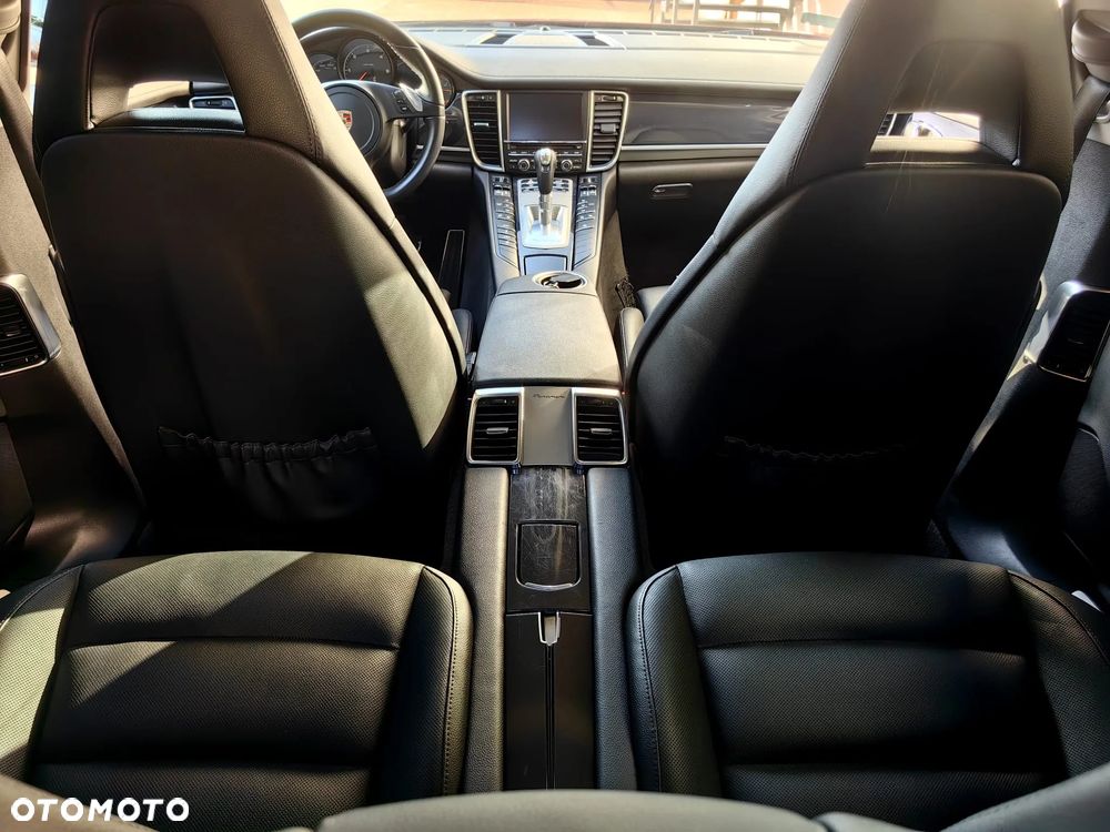 Porsche Panamera - 29