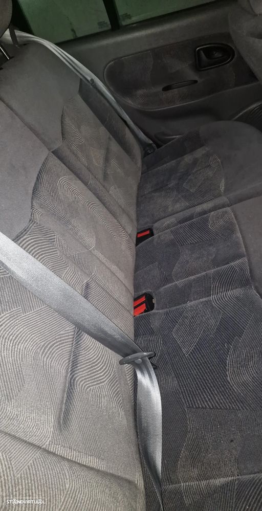 Renault Clio 1.2 RXE - 4