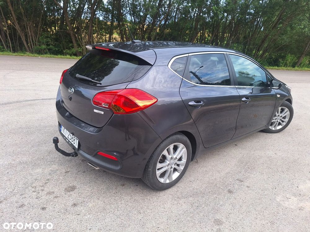 Kia Ceed - 13