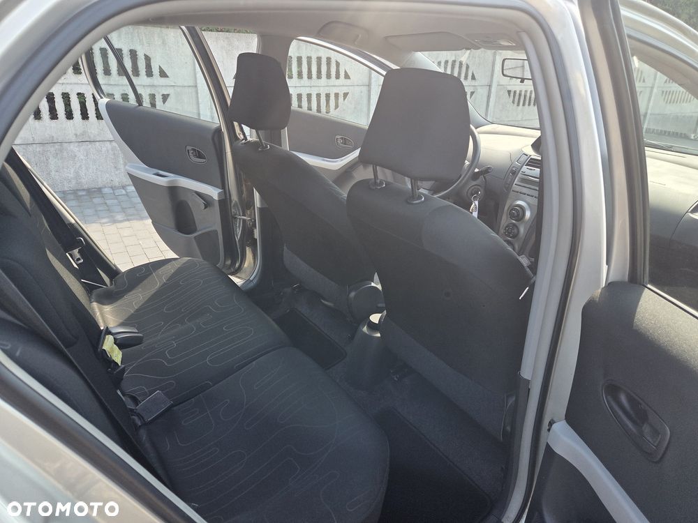Toyota Yaris - 7