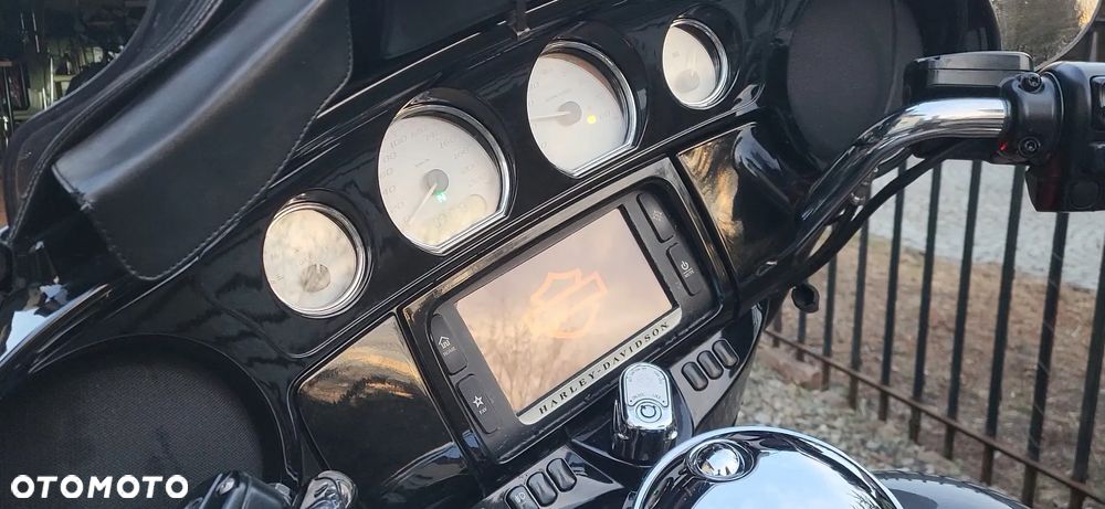 Harley-Davidson Touring Street Glide - 11