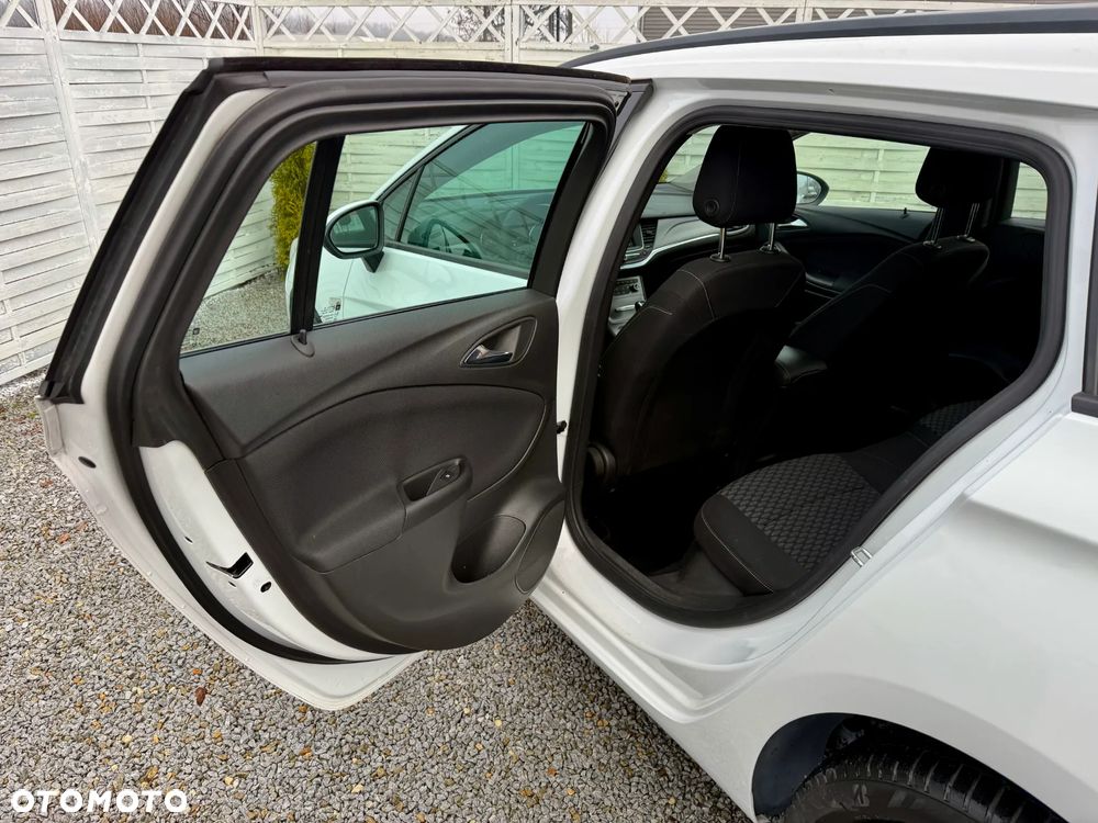 Opel Astra 1.6 D (CDTI DPF ecoFLEX) Start/Stop Excellence - 31