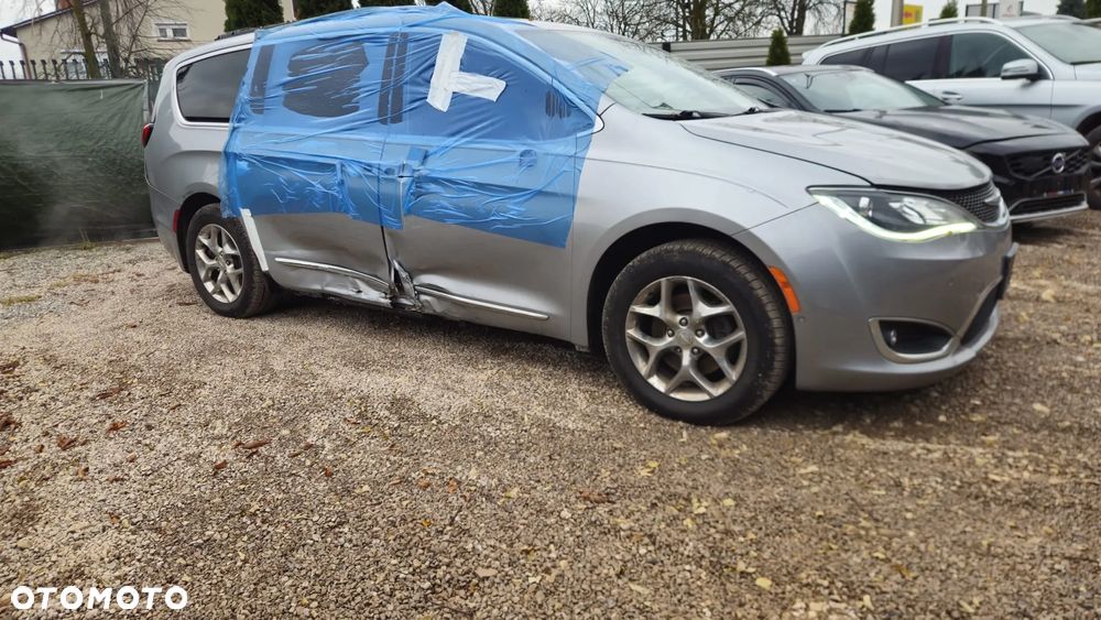 Chrysler Pacifica - 10