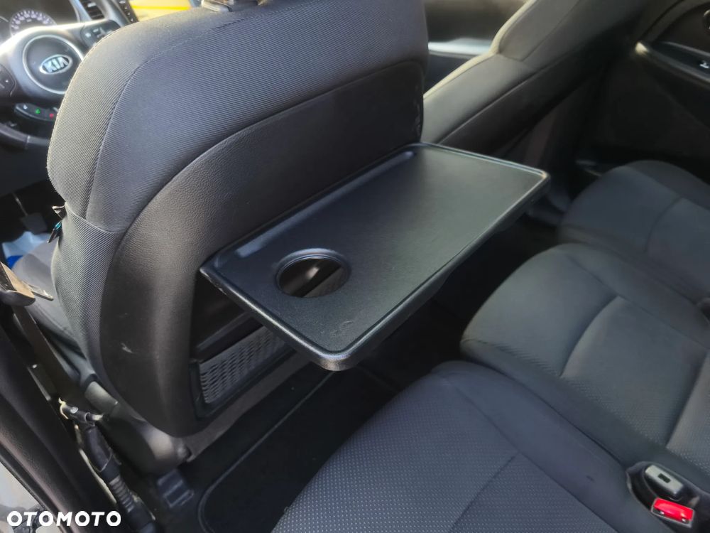 Kia Carens 1.7 CRDi XL 7os - 20