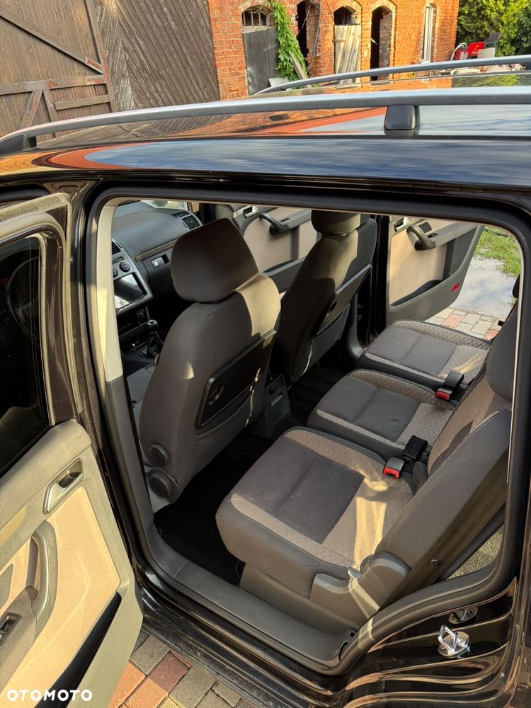 Volkswagen Touran 1.4 TSI Cross - 10