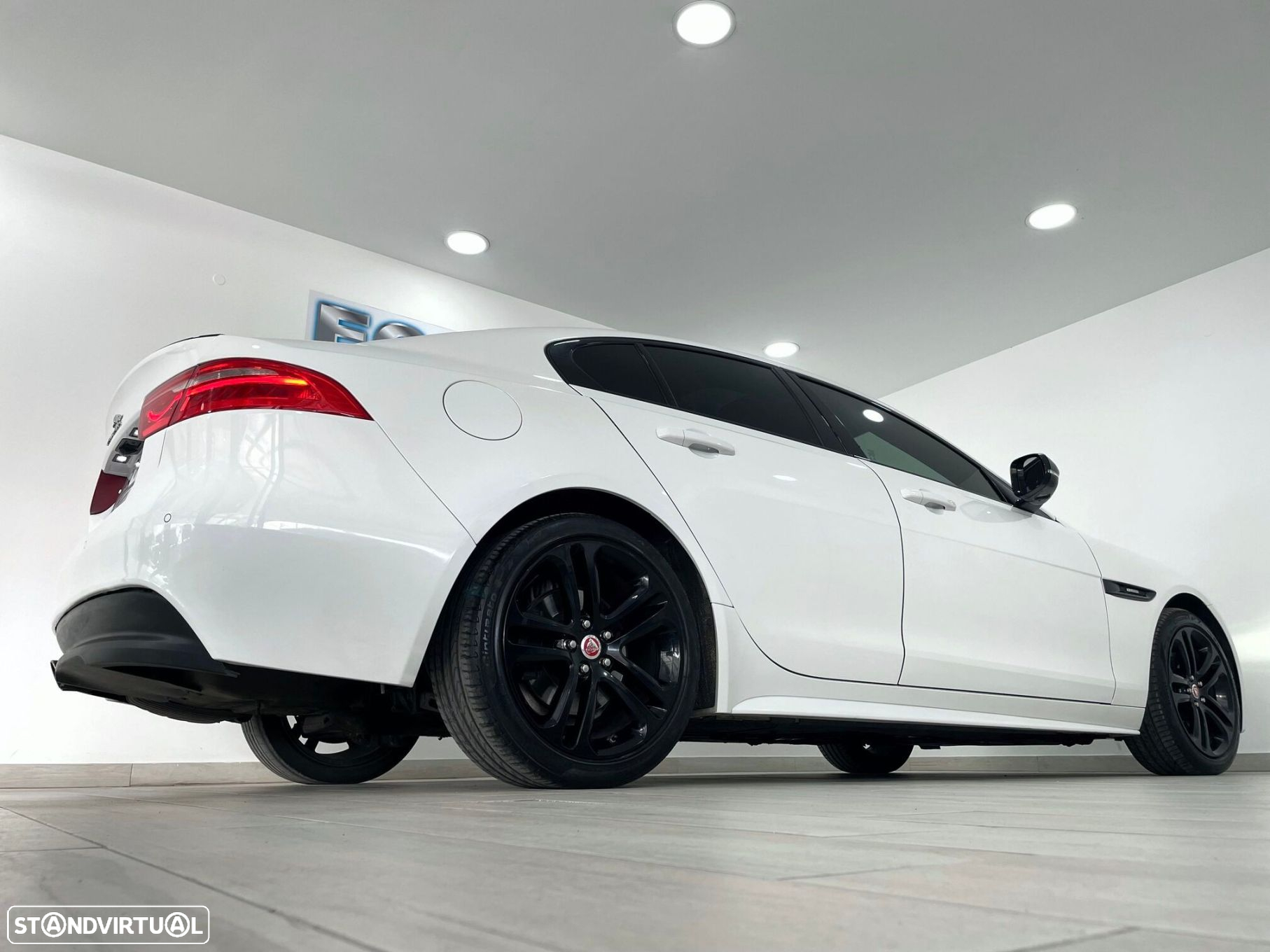 Jaguar XE 2.0 D R-Sport Aut. - 17