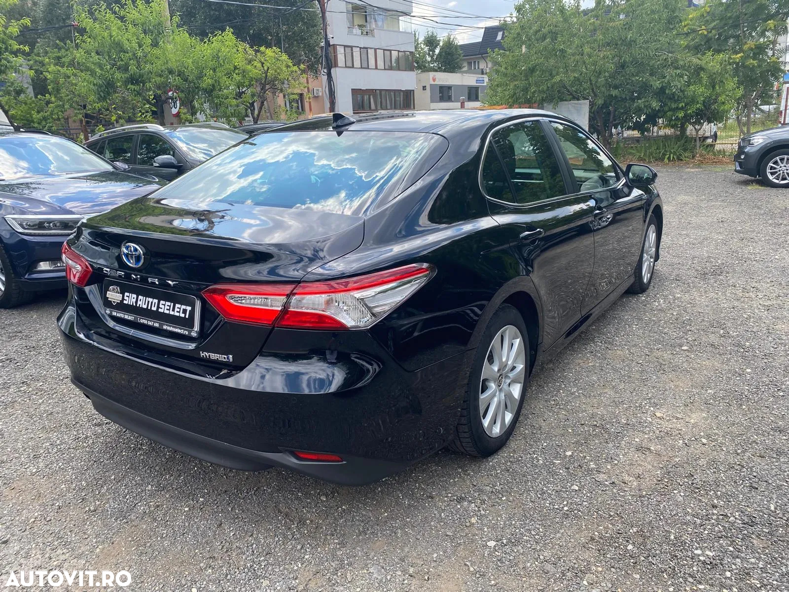 Toyota Camry 2.5 Hybrid Business - 11