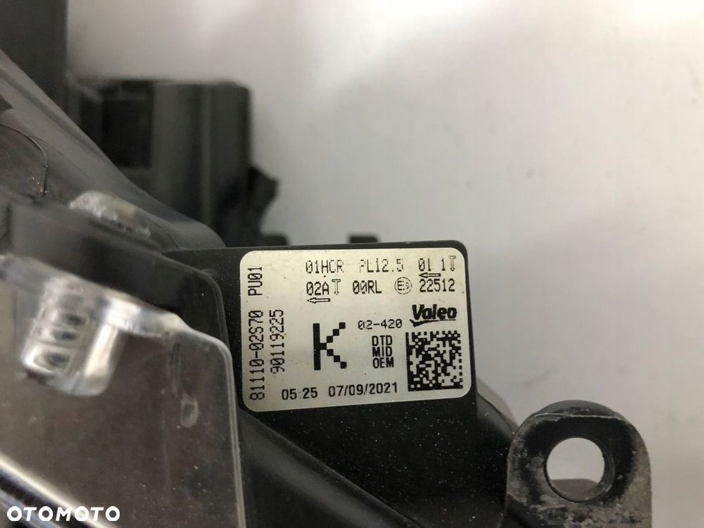 TOYOTA COROLLA E21 19- HB KOMBI LAMPA PRZEDNIA PRAWA LED 81110-02S70 - 6