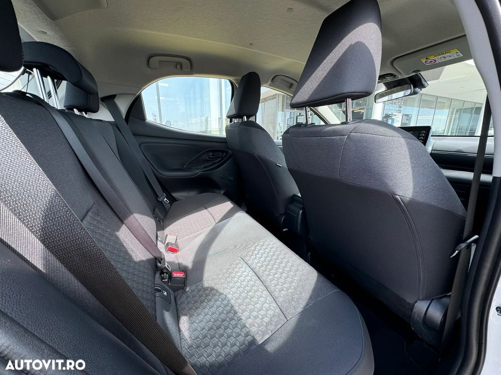 Toyota Yaris 1.5 VVT-i HSD Exclusive Style - 24