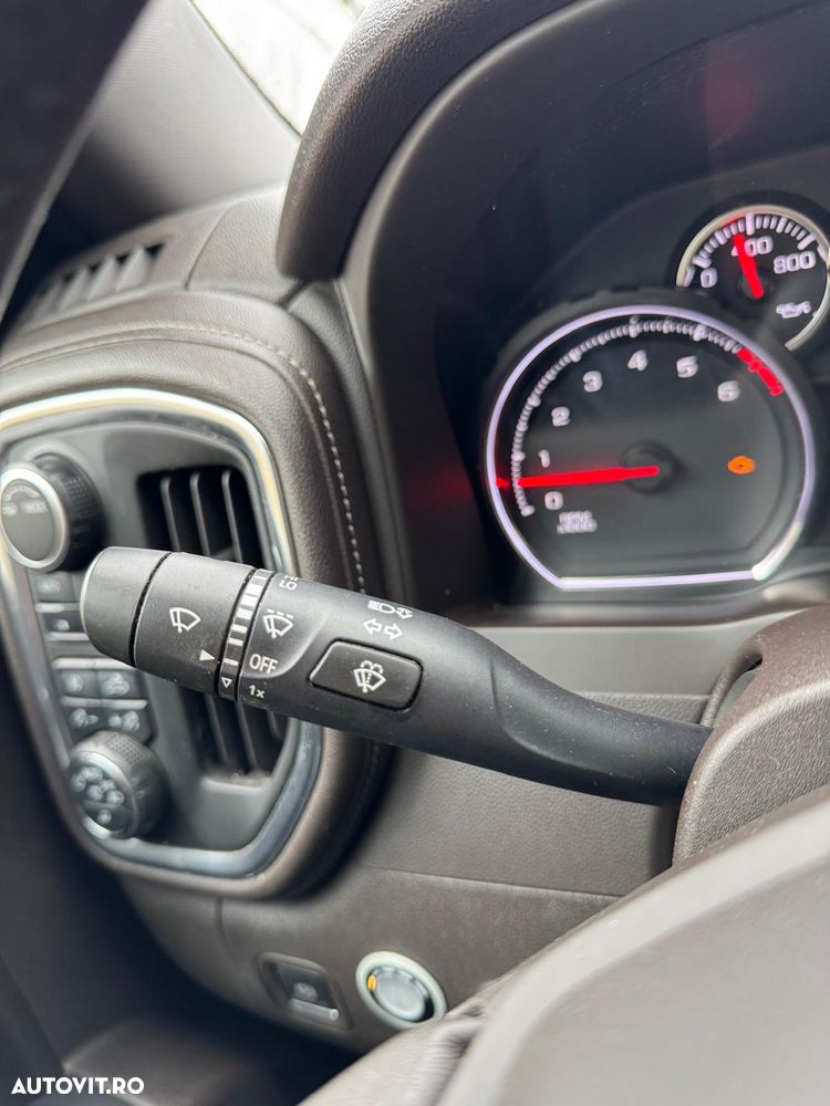 Chevrolet Silverado - 26