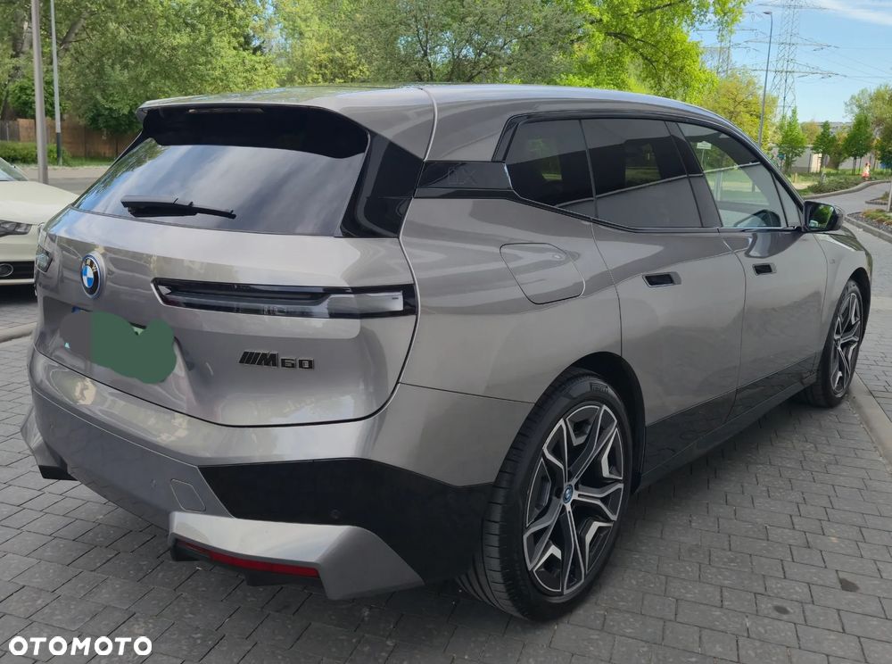 BMW iX - 3