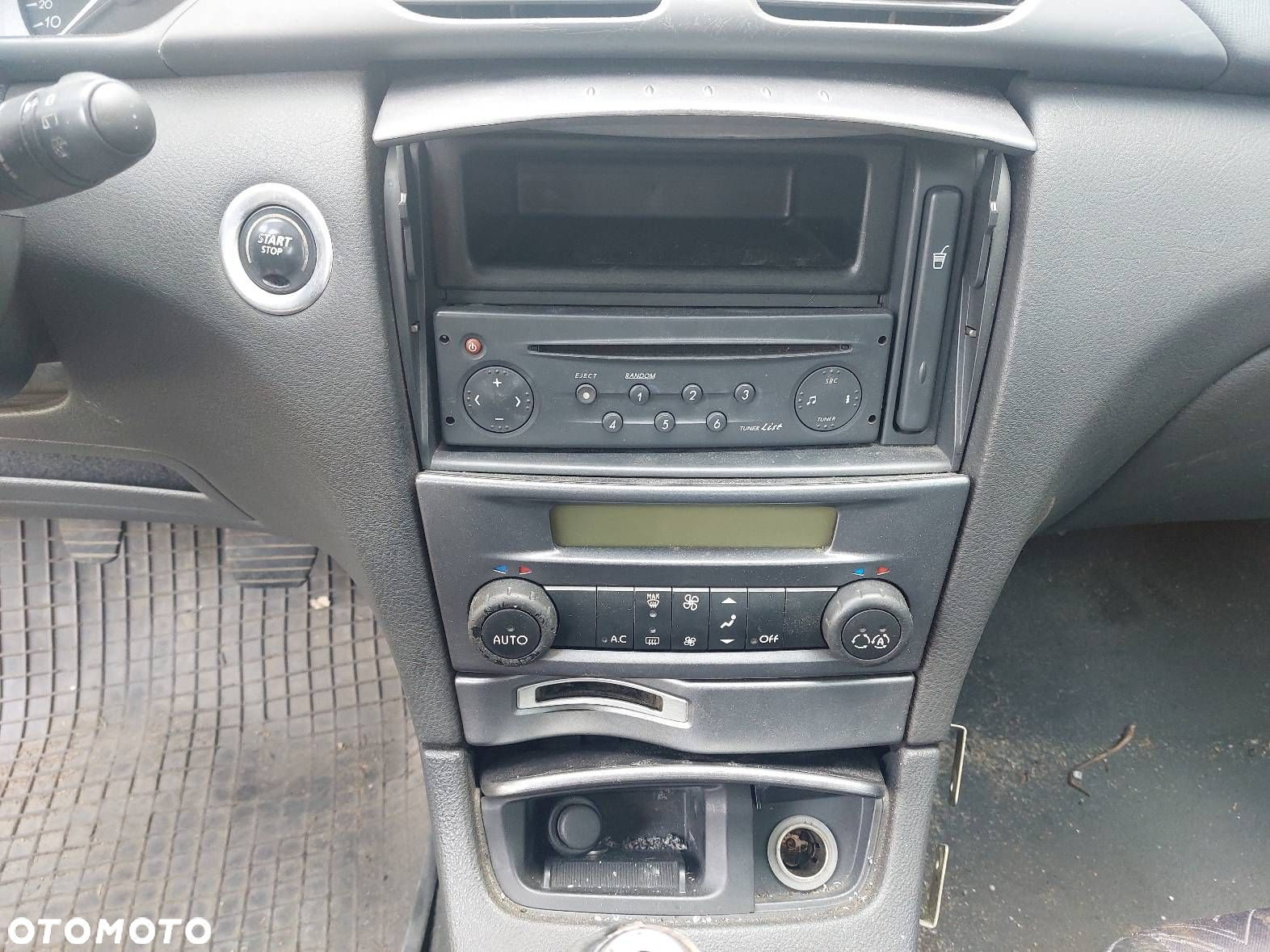 RADIO ODTWARZACZ + PANEL NAWIEWU + RAMKA RENAULT LAGUNA II - 2