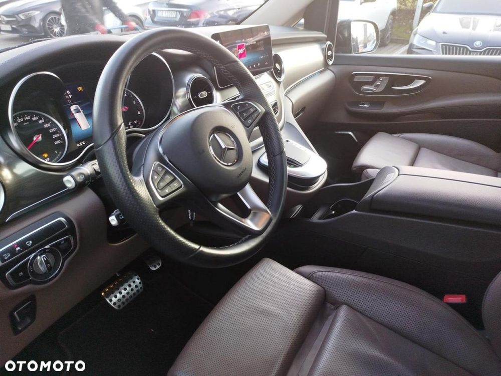 Mercedes-Benz Klasa V - 10