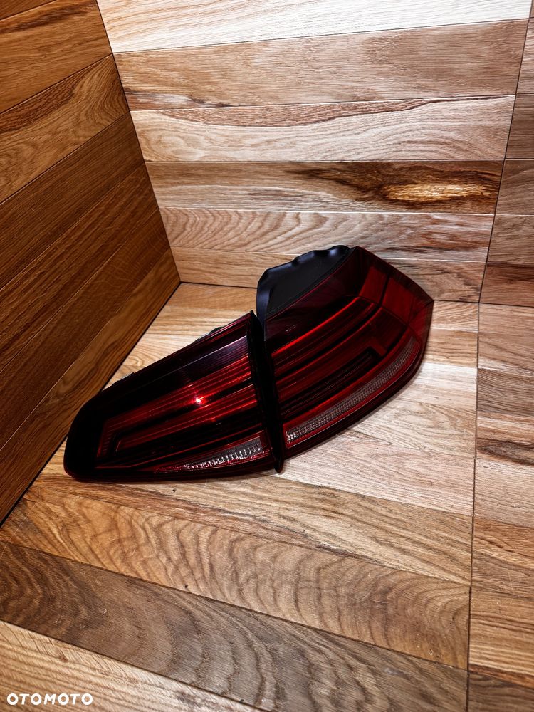 LAMPY TYLNE GOLF 7 KOMPLET - 18