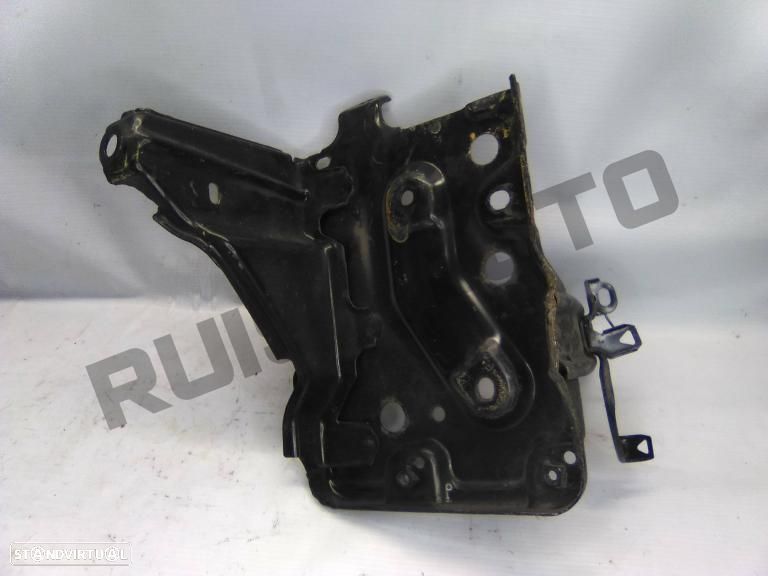 Caixa / Base De Bateria  Toyota Yaris Ii (p90) [2005_2012] 1.4 - 1