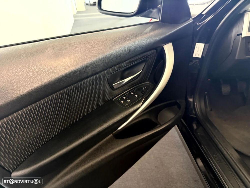 BMW 318 d Navigation - 33