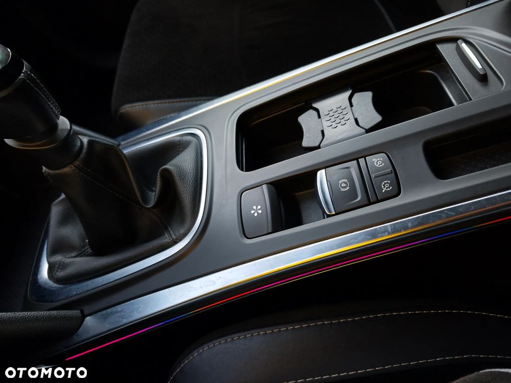 Renault Megane ENERGY dCi 110 Start & Stop Bose Edition - 25