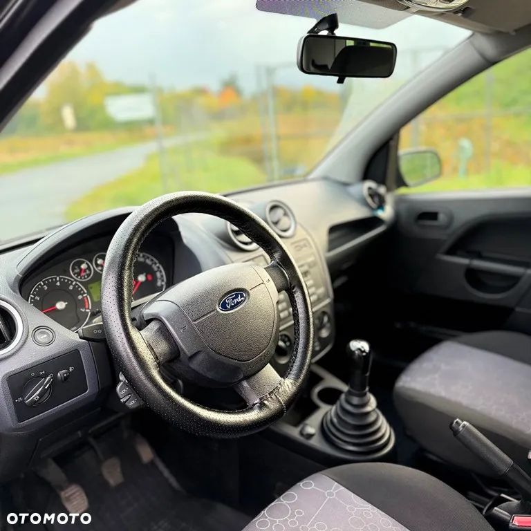 Ford Fiesta 1.3 Trend - 7