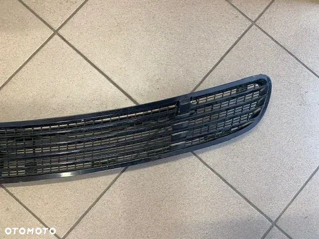 KRATKA MASKI MERCEDES W220 2208300272 - 4
