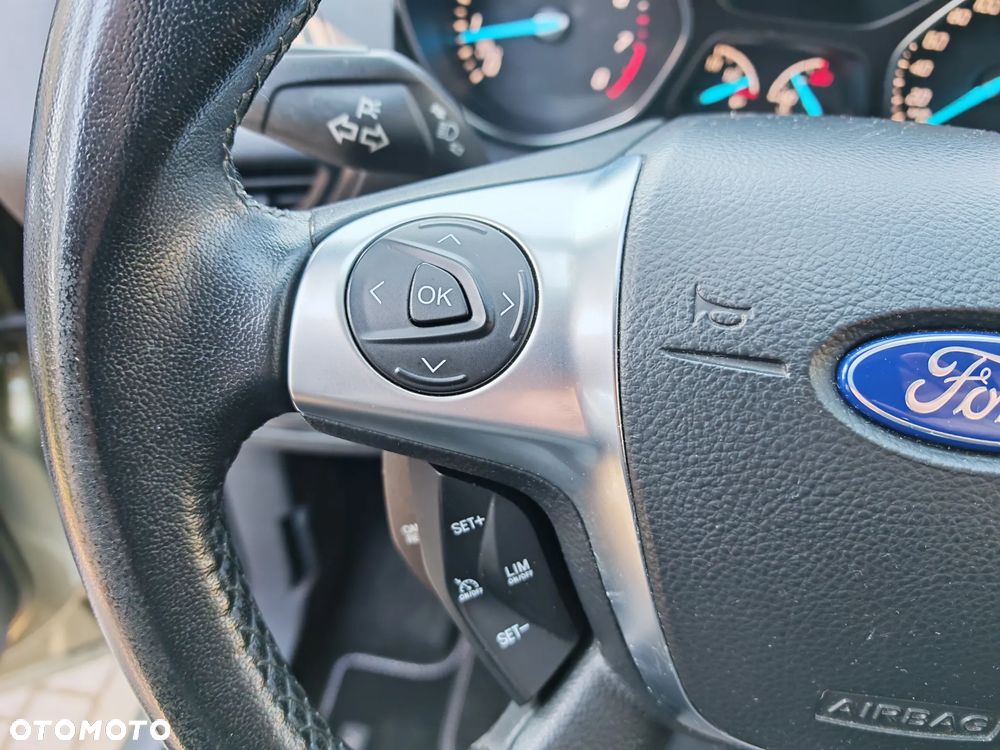Ford Kuga 1.5 EcoBoost 2x4 Titanium - 18