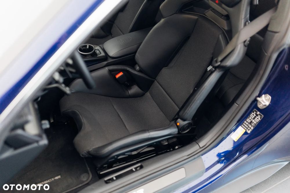 Porsche 911 GT3 Touring PDK - 25