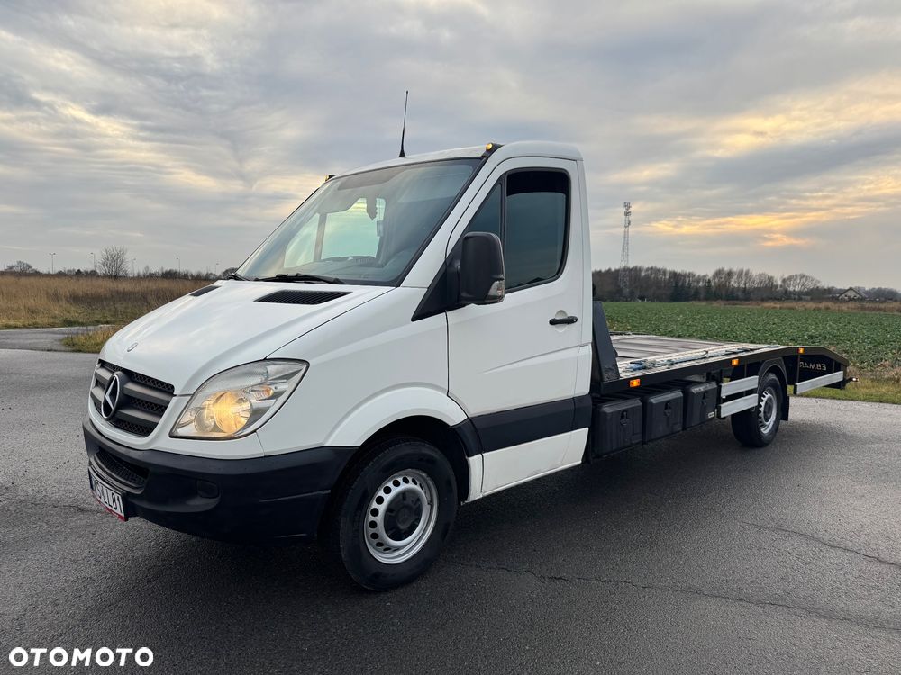 Mercedes-Benz Sprinter - 2