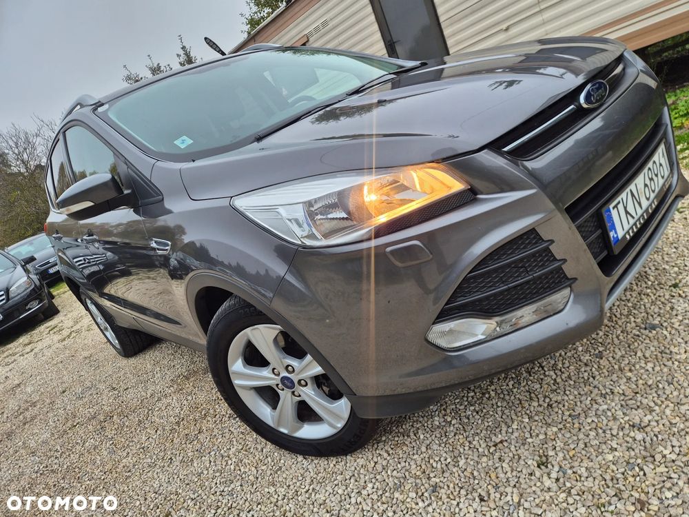Ford Kuga 2.0 TDCi 2x4 Titanium - 2
