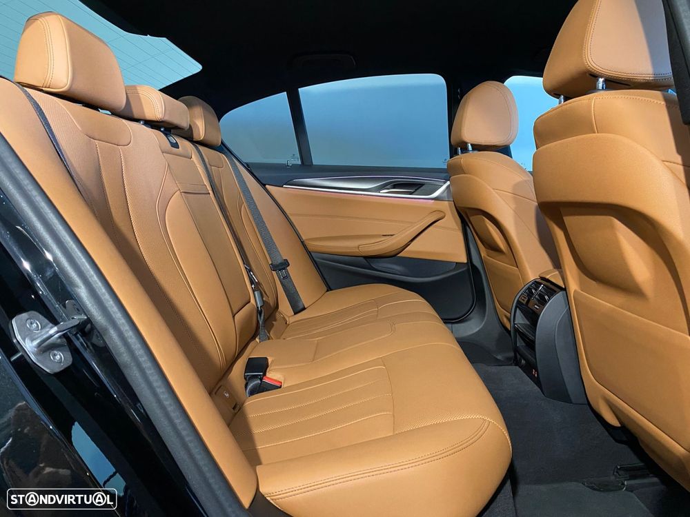 BMW 530 e Pack M - 11